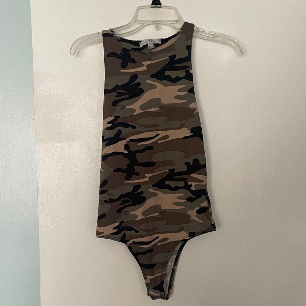 Gaze Camouflage Pattern Top
